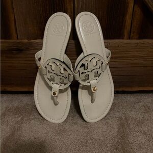 Tory Burch Miller Sandals Women’s Size 9 Ivory Logo Thong Flats